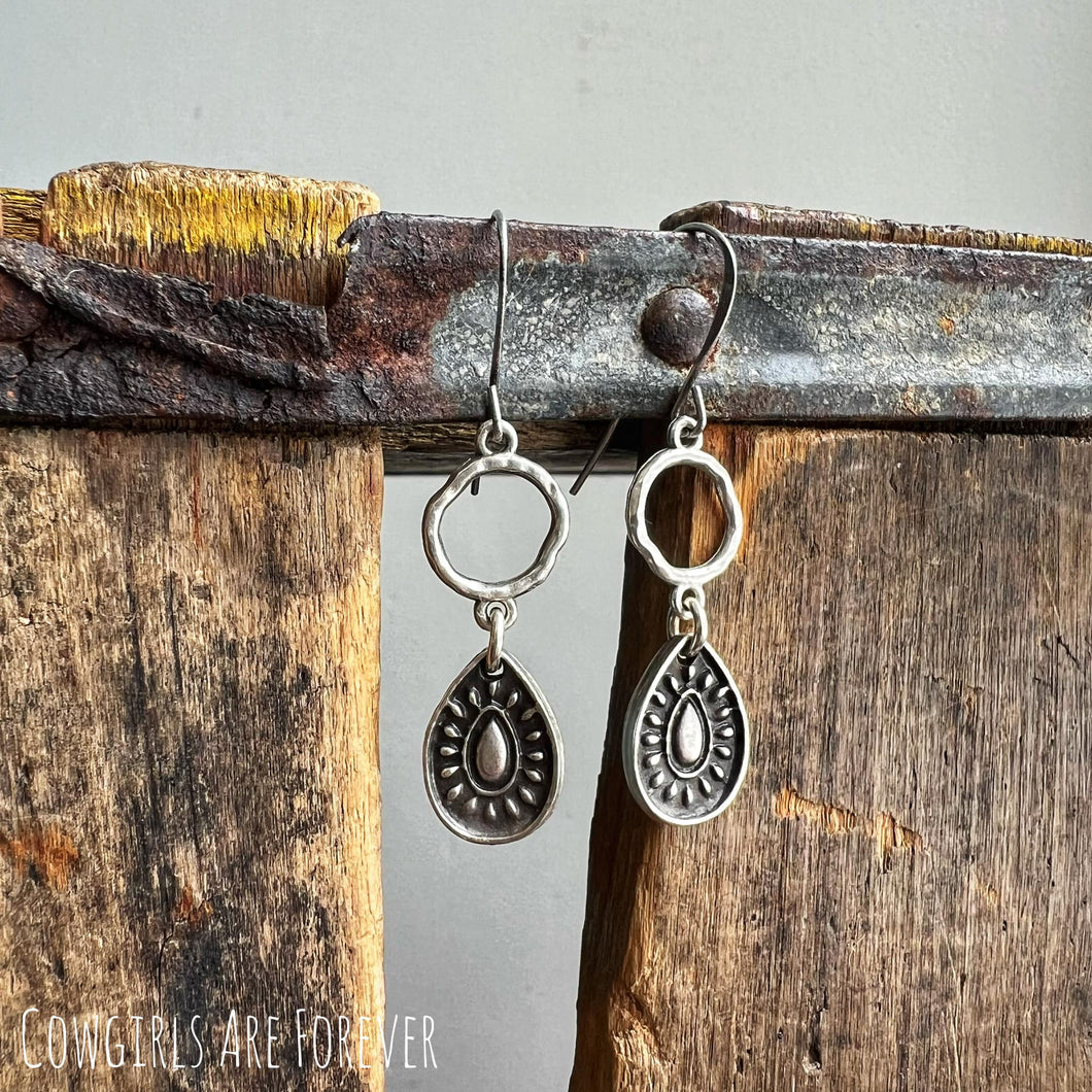 Casually | Teardrop Dangle Earrings