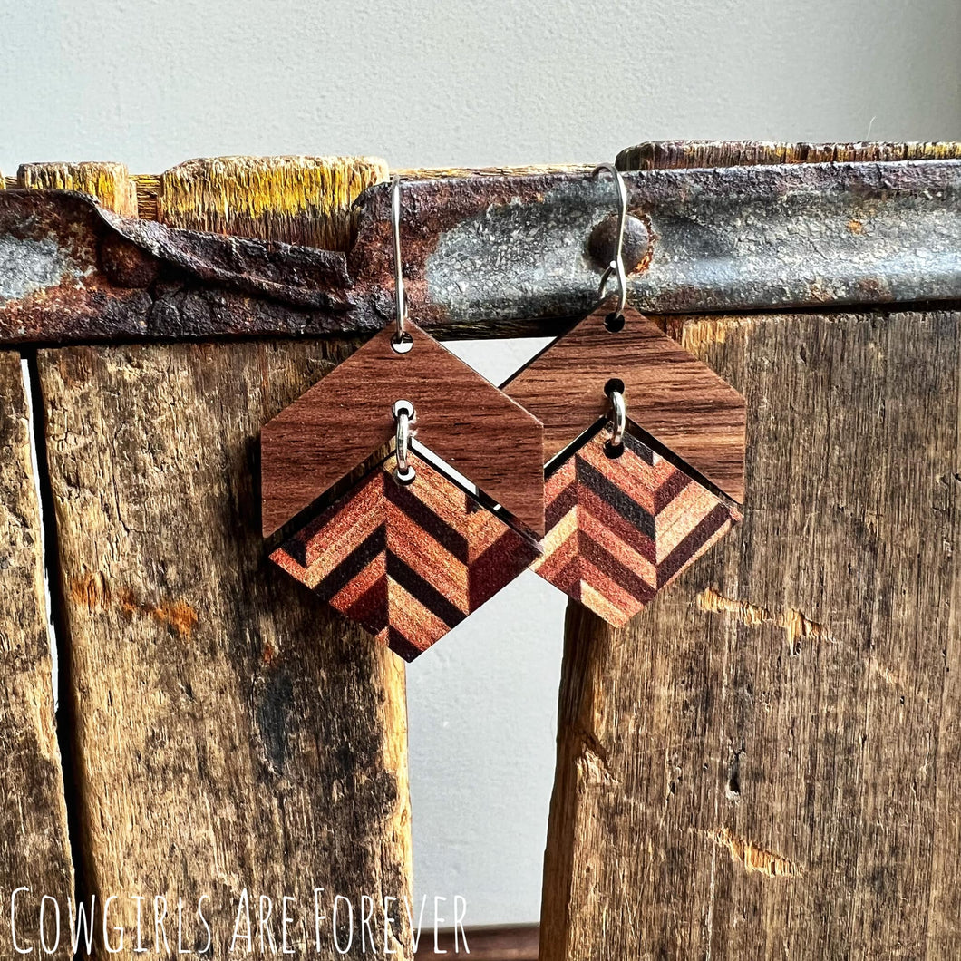Wooden Arrow | Woodgrain Earrings